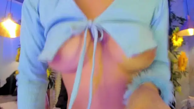 Snapshot of LittleeJaz chatting on October 2, 5:14 am LittleeJaz online show from October 2, 5:14 am