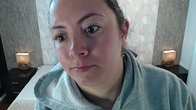 Snapshot of elamurray chatting on October 21, 11:11 am elamurray online show from October 21, 11:11 am