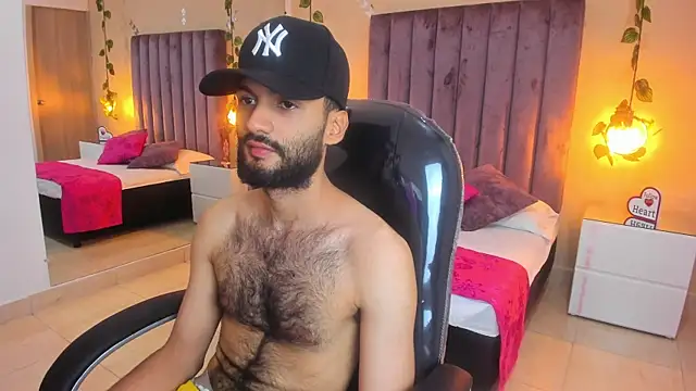 Snapshot of Ryan_Jackson_ chatting on October 31, 4:02 am Ryan Jackson  online show from October 31, 4:02 am