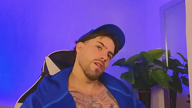 Ades Lowe online show from December 22, 11:29 am