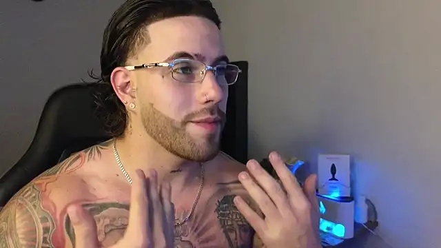 Ades Lowe online show from March 31, 5:52 am