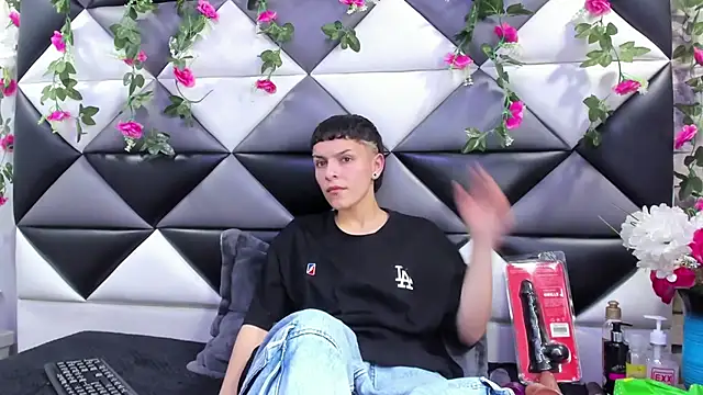 Megan Thompson  online show from September 11, 2:11 am