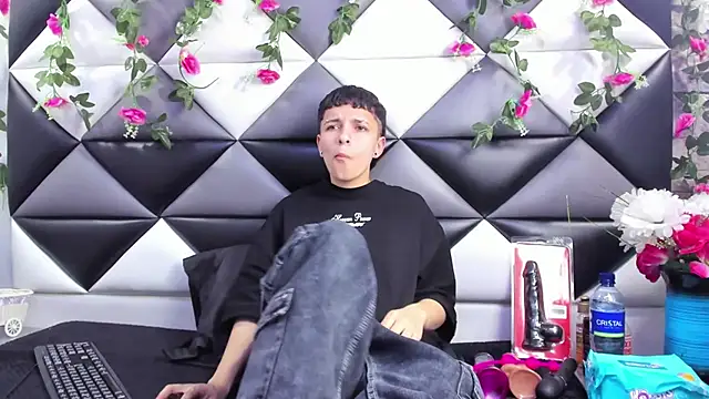 Megan Thompson  online show from September 21, 2:24 am