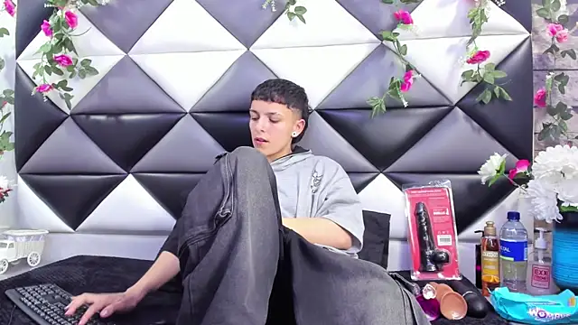 Megan Thompson  online show from September 27, 2:38 am