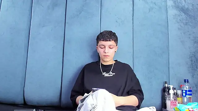 Megan Thompson  online show from March 27, 2:28 am