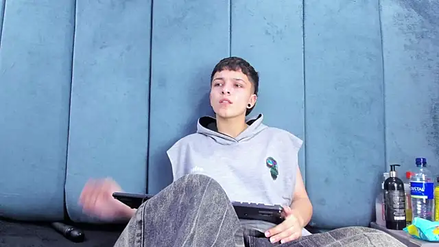 Megan Thompson  online show from March 28, 2:44 am