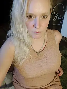 Snapshot of Bouncy-Bella28X chatting on October 23, 11:09 am Bouncy-Bella28X online show from October 23, 11:09 am