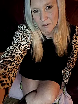 Bouncy-Bella28X online show from January 12, 8:52 am