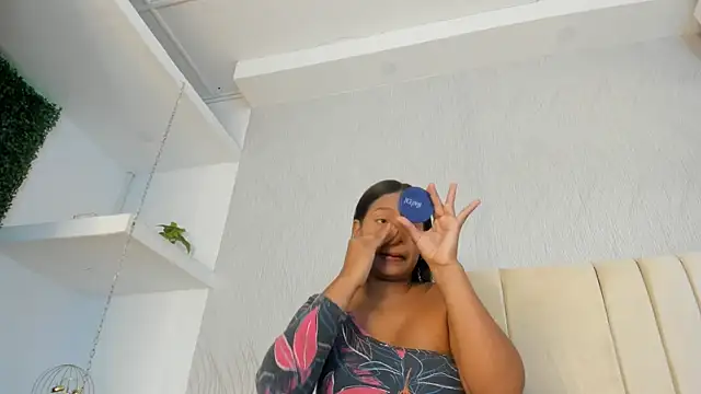 keyla mejia online show from May 16, 12:15 pm