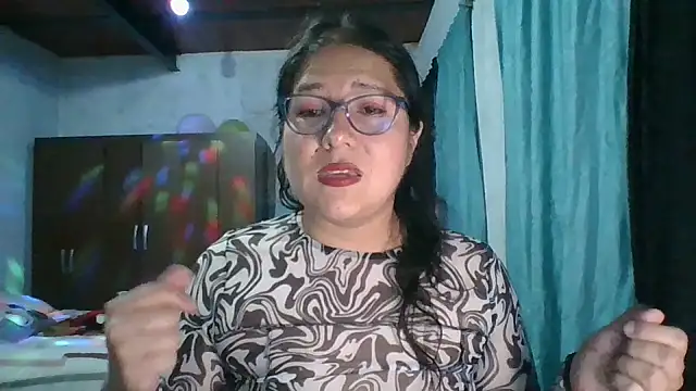 Snapshot of scarlett_widow_ chatting on October 8, 2:53 am scarlett widow  online show from October 8, 2:53 am