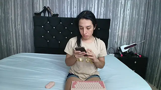 Alicee Moonn online show from October 18, 10:38 am