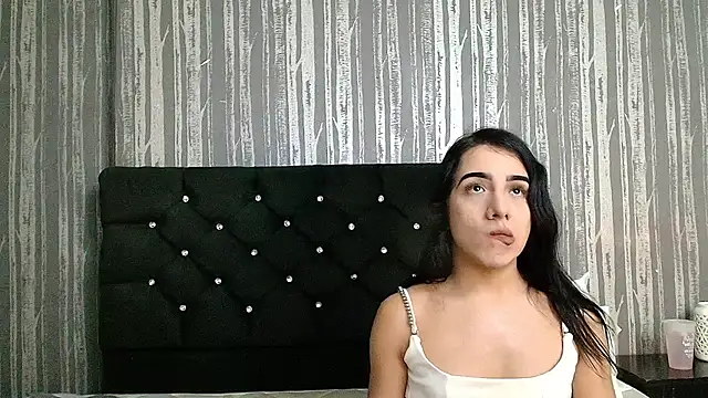 Alicee Moonn online show from May 20, 7:53 pm