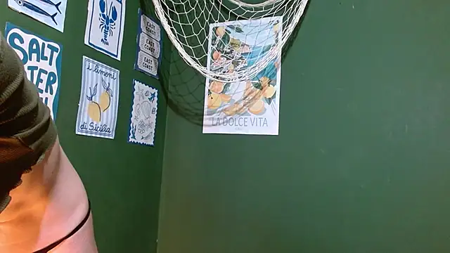 Snapshot of Roxiehood chatting on September 26, 2:15 am Roxiehood online show from September 26, 2:15 am