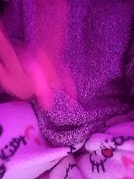 Hottiesophie online show from May 8, 8:14 pm