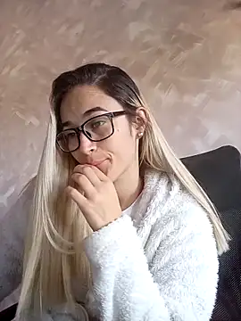 Snapshot of Mariam_Arango chatting on October 6, 9:23 pm Mariam Arango online show from October 6, 9:23 pm