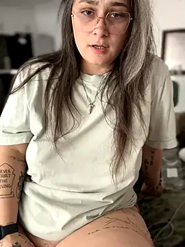 Alix Valentine online show from September 18, 9:50 pm