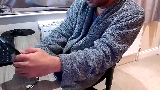 rogamuffin online show from March 21, 11:30 pm