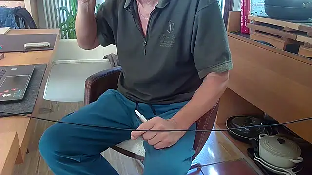 Snapshot of Unique_X_perience chatting on October 2, 8:43 am Unique X perience online show from October 2, 8:43 am