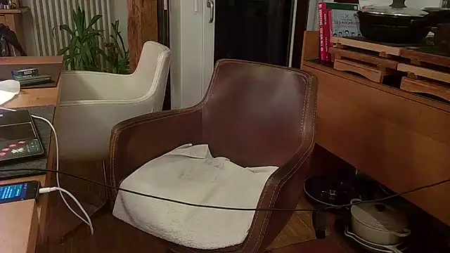 Snapshot of Unique_X_perience chatting on October 4, 11:25 pm Unique X perience online show from October 4, 11:25 pm