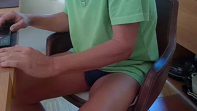 Snapshot of Unique_X_perience chatting on October 7, 12:02 pm Unique X perience online show from October 7, 12:02 pm