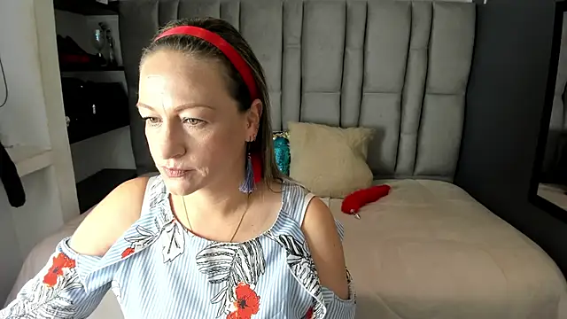 Charlot milf online show from November 17, 12:44 pm