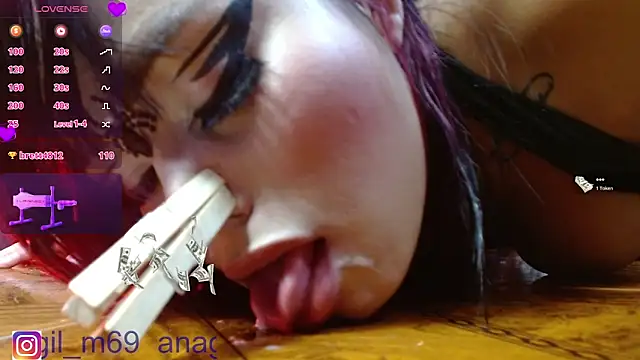 Snapshot of AnagilBDSM chatting on October 22, 3:51 am AnagilBDSM online show from October 22, 3:51 am