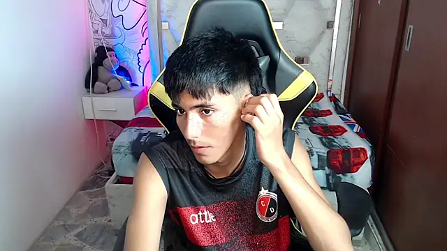 Snapshot of yiisu_ chatting on October 3, 6:16 pm yiisu online show from October 3, 6:16 pm