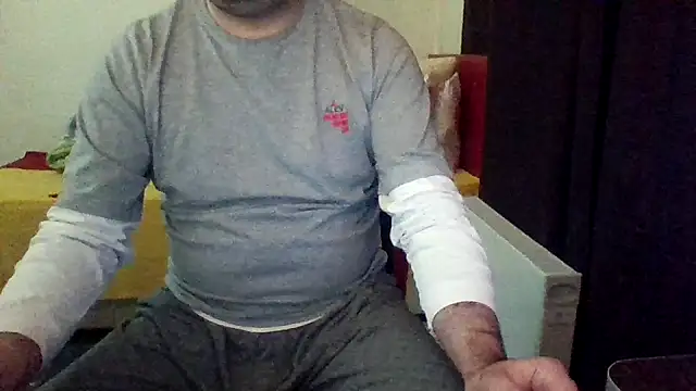 Snapshot of st206boy chatting on February 22, 10:19 pm st206boy online show from February 22, 10:19 pm