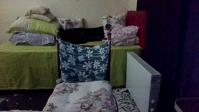 Snapshot of st206boy chatting on March 3, 4:18 am st206boy online show from March 3, 4:18 am