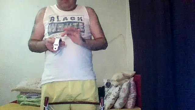 Snapshot of st206boy chatting on March 11, 1:11 am st206boy online show from March 11, 1:11 am