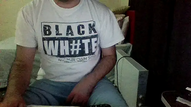 Snapshot of st206boy chatting on March 16, 1:22 am st206boy online show from March 16, 1:22 am