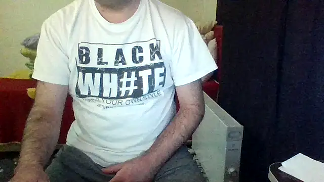 Snapshot of st206boy chatting on March 22, 1:31 am st206boy online show from March 22, 1:31 am