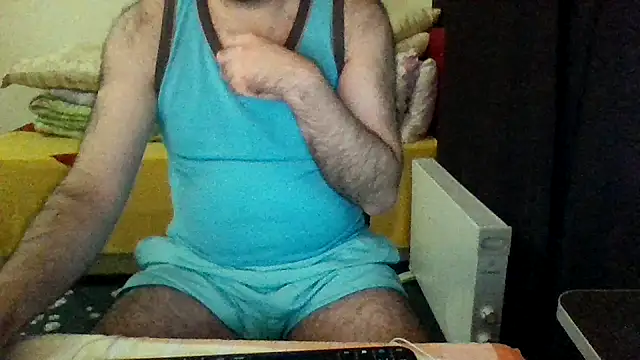 Snapshot of st206boy chatting on March 31, 12:45 am st206boy online show from March 31, 12:45 am