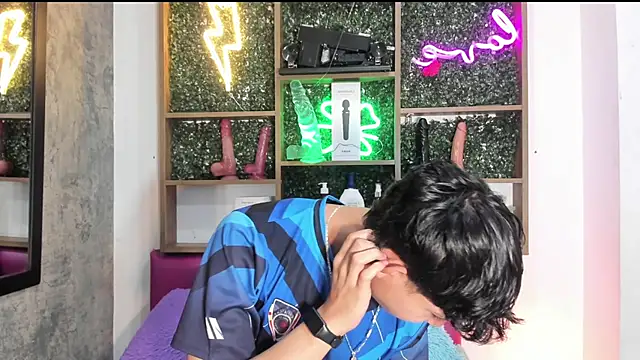 Felipe boy1 online show from September 18, 10:45 pm