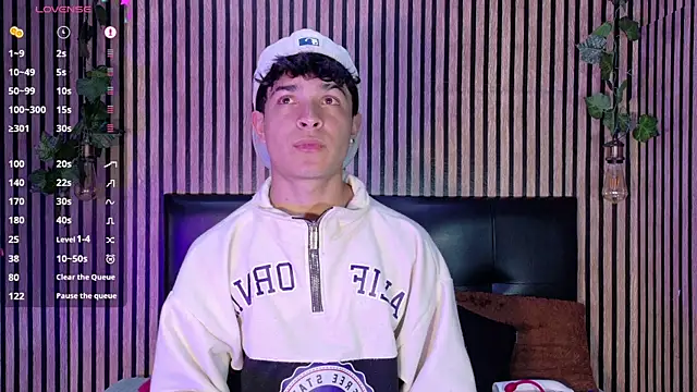 Felipe boy1 online show from September 24, 3:32 am