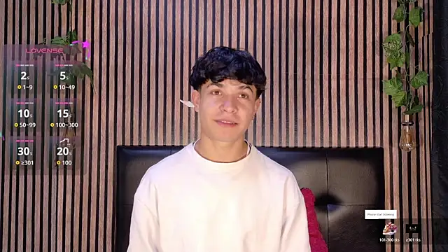 Felipe boy1 online show from October 25, 5:15 am