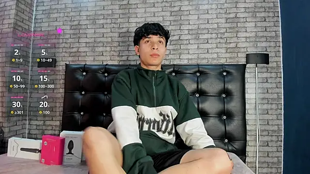 Felipe boy1 online show from October 29, 3:47 pm