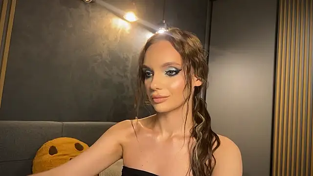 litlle angelll online show from October 9, 4:38 pm