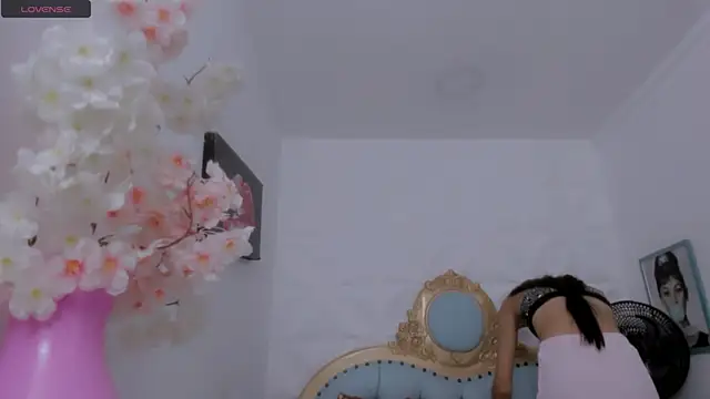 Snapshot of eimy_skinny_ chatting on October 28, 6:10 pm eimy skinny online show from October 28, 6:10 pm