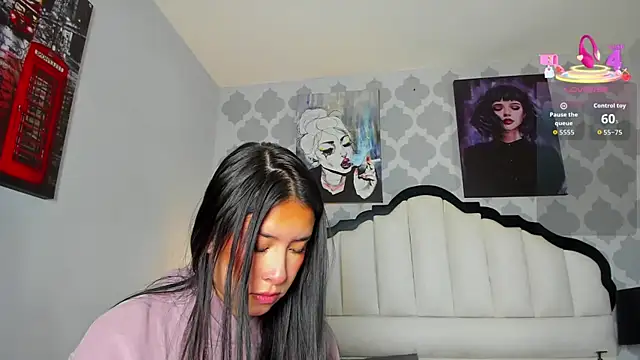 SarahMiler  online show from November 4, 7:46 pm