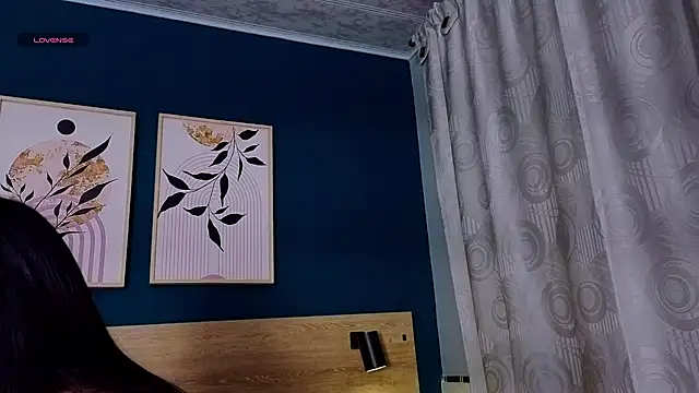 SarahMiler  online show from November 29, 7:50 pm