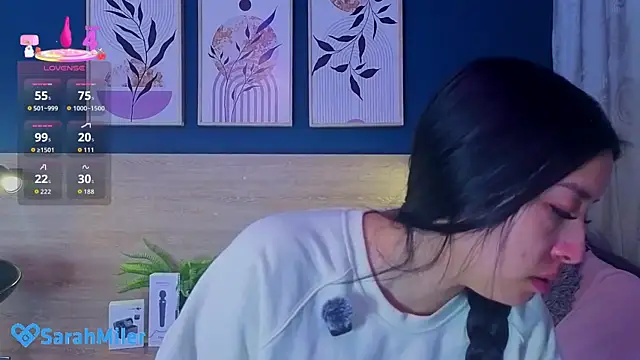 SarahMiler  online show from April 1, 12:06 pm