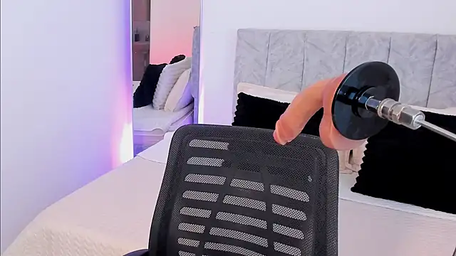 Taylormaxwell online show from January 16, 8:35 pm