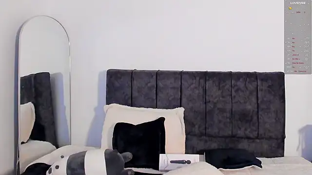 Taylormaxwell online show from February 18, 12:06 am