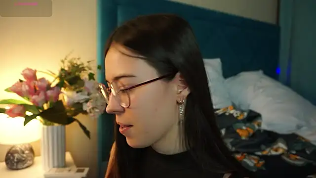 ywixos online show from November 2, 2:52 pm