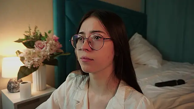 ywixos online show from February 13, 2:57 pm