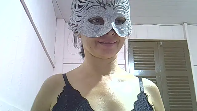 Luana sexy42 online show from April 30, 3:24 am