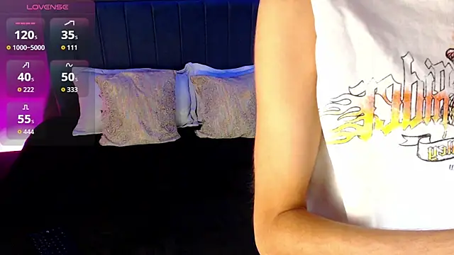 Snapshot of Toyboy_richard chatting on May 30, 10:29 pm Toyboy richard online show from May 30, 10:29 pm