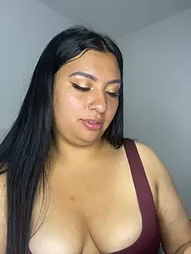 Issa Santana online show from May 3, 8:04 pm