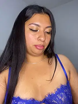 Issa Santana online show from May 12, 9:01 pm